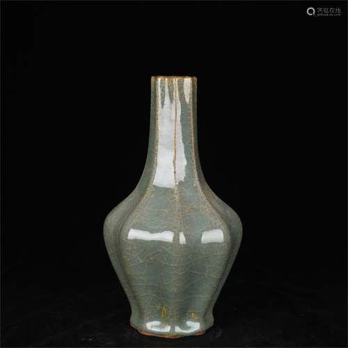 A Chinese Guan-Type Celadon Glazed Porcelain Vase