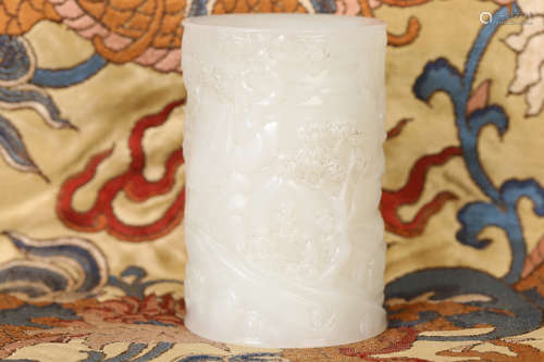 White jade character story pen holder