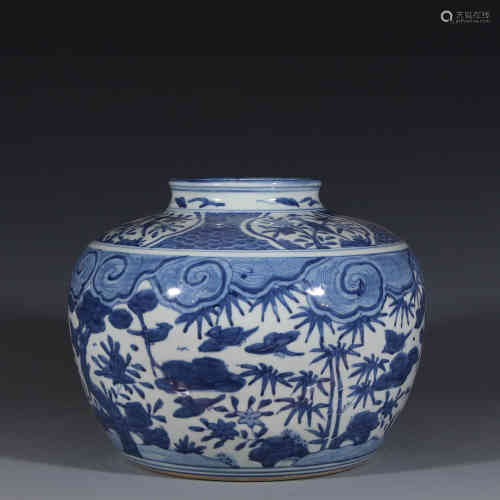 A Chinese Blue and White Porcelain Bird-Feed Jar