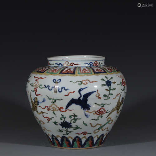 A Chinese Wu-Cai Glazed Porcelain Jar