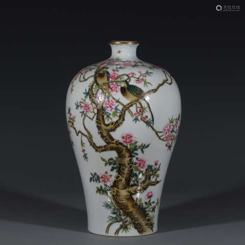 A Chinese Famille-Rose Porcelain Vase