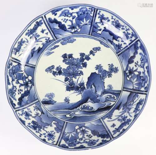 JAPON, XVIIIème siècle. \nGrand plat en porcelaine …