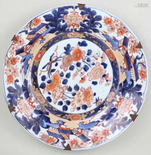 JAPON, XVIIIème siècle. \nPlat en porcelaine Imari.…