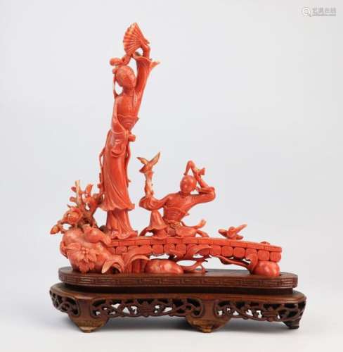 CHINE. \nGroupe en corail sculpté représentant une …
