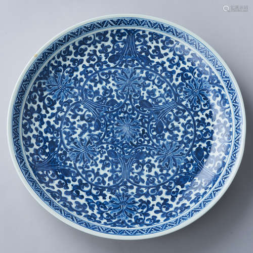 A Blue and White Charger 51 cm