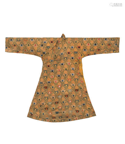 清早期 杏黄色仙桃纹织锦藏袍