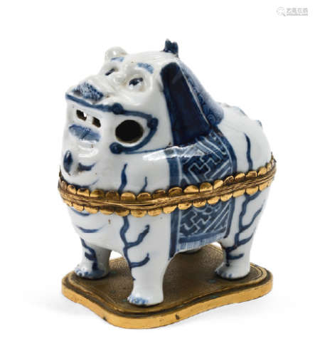 Qun Ni in white porcelain, decorated in blue under…