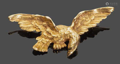 Yellow gold brooch representing an eagle in flight…