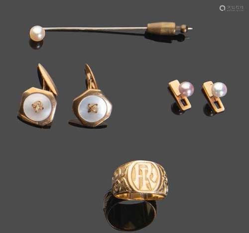 Set including a pair of yellow gold ornament butto…