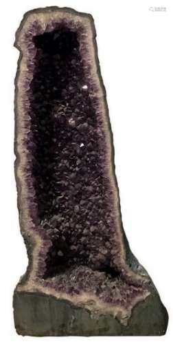 Important amethyst geode. Height: 78 cm. Width: 38…