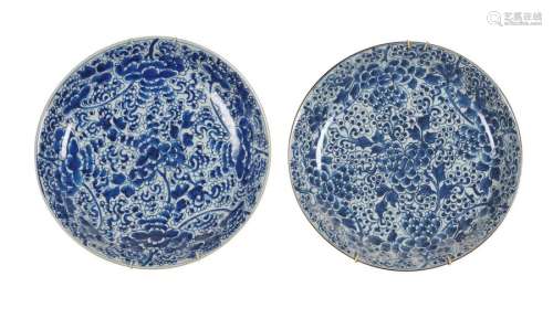 Chine Deux coupes circulaires en porcelaine à déco…