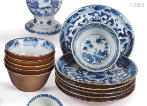 Chine Six bols et six soucoupes en porcelaine à dé…