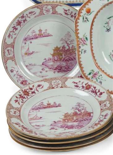 Chine Suite de six assiettes en porcelaine à décor…