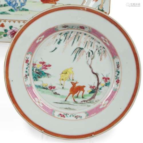 Chine Assiette en porcelaine à décor polychrome de…