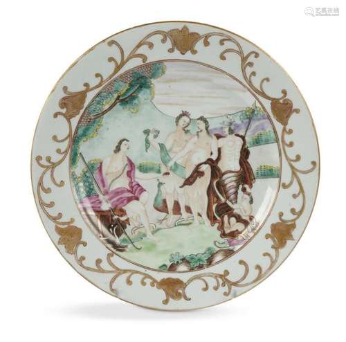 Chine Assiette en porcelaine à décor polychrome de…