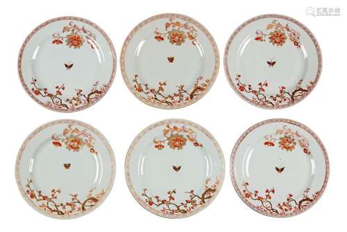 Chine Six assiettes en porcelaine à décor en rouge…