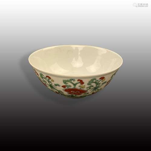 Chinese Doucai 'Flowers' Figured Bowl 'Chenghua' Mark