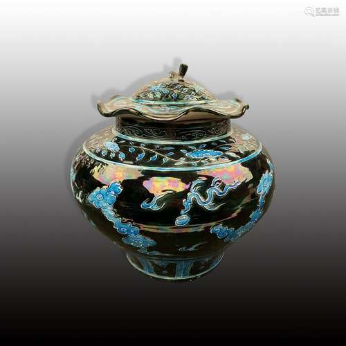 Chinese Fahua Porcelain 'Dragon' Jar with Cover