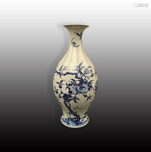 Chinese Blue-White Porcelain Vase 'Yongzheng' Mark