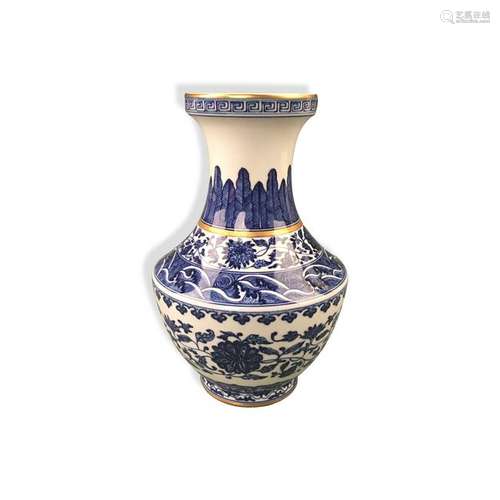 Chinese Blue and White Flower Vase Qianlong Mark