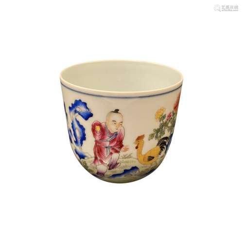 Chinese Famille Rose Figured Tea Cup 'Qianlong' MarkÂ