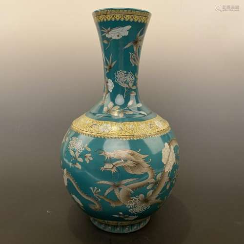 Chinese Green Glazed 'Dragon' Globular Vase 'Yongqing'