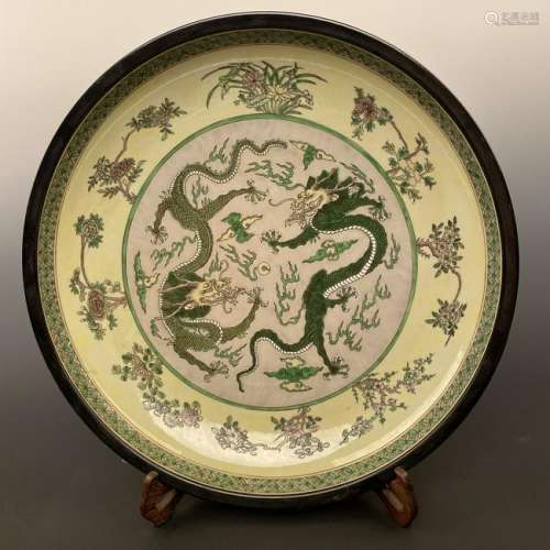 Chinese Plain Tricolour 'Dragon' Figured Plate 'Kangxi'