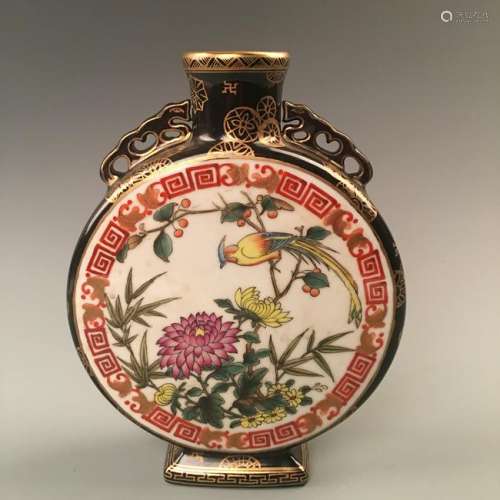 Chinese Famille Rose Vase YongZheng Mark