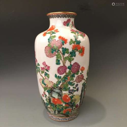 Chinese Gilt Rim Famille Rose 'Flower' Vase 'Qianlong'