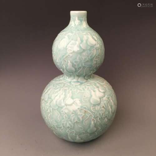 Chinese Hutian Kiln Gourd Shaped Engraved Vase