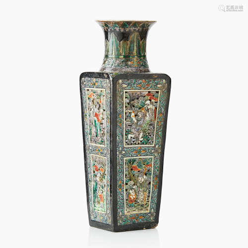 22. A Chinese Reticulated vase