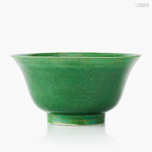 77. A Chinese Kangxi green enamelled bowl