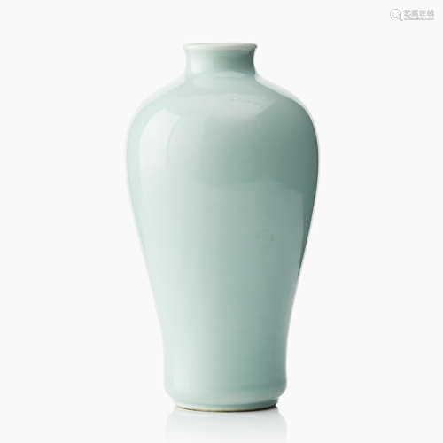 102. A Chinese Celadon Vase ‘meiping’