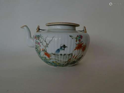 Chinese  Qianjiangcai  Porcelain Teapot