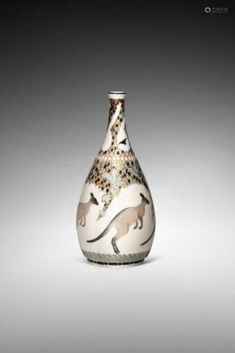 Sèvres Période Art Nouveau \nPetit vase piriforme e…