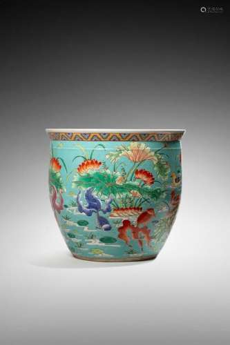 Chine XXème siècle \nAquarium en porcelaine aux éma…