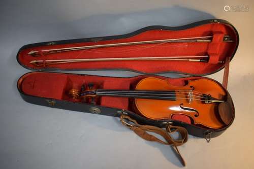 Grand violon de Fournier, 1930, 362 mm. \nOn y join…