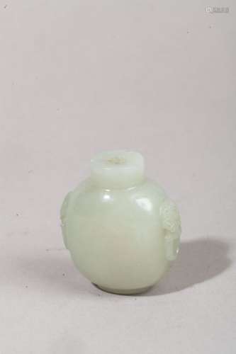 Chine, fin XIXe siècle \nFlacon tabatière en jade c…