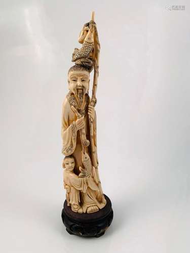 Chine, vers 1920 \nStatuette en ivoire, représentan…