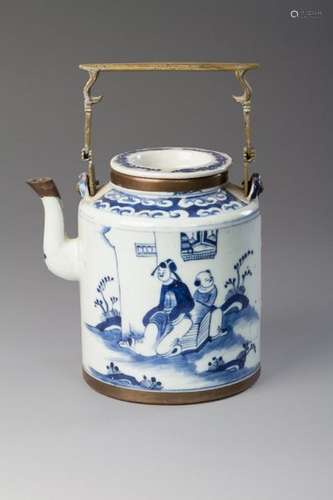 Chine, fin XIXe siècle \nThéière en porcelaine b…