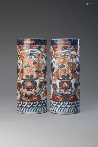 Japon, période Meiji \nPaire de vases cylindrique e…