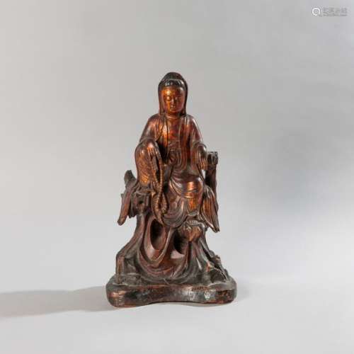 Sujet en bois laqué sculpté représenant Guanyin as…