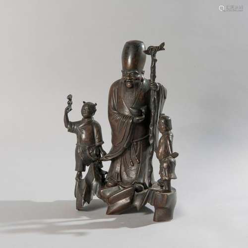 Groupe en bronze sculpté représentant Shoulao tena…