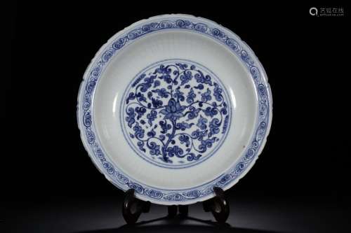 A Blue and White Floral Dish Ming dynasty