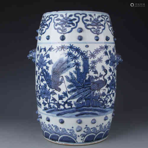 A Wanli blue and white floral pattern drum pier