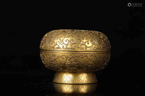 A Gilt Bronze Carved Floral Round Box Hengyoutang Mark