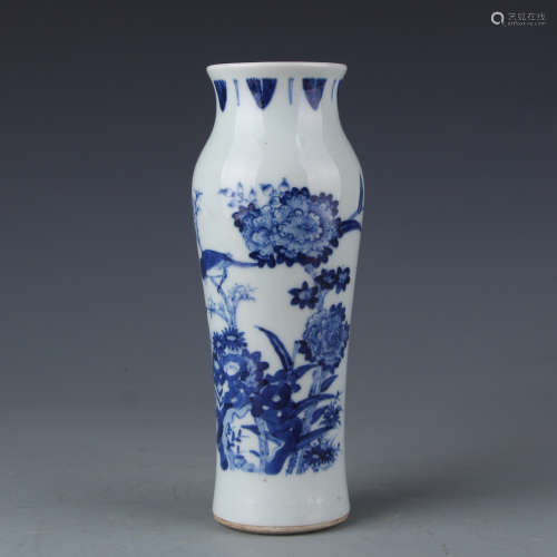A Chongzhen of Ming Dynasty vase with blue and white flower pattern