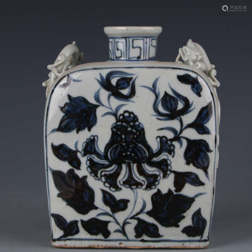 A Flat pot with peony pattern vase in Yuan Dynasty