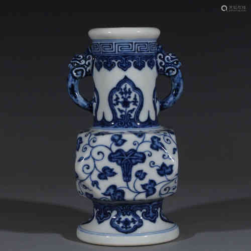 A Yongzheng blue and white horn vase