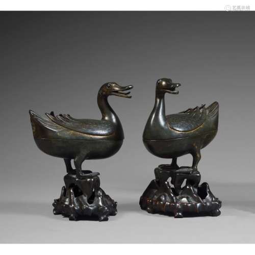 BURNING PAIR IN THE FORM OF DUCKERS made of beauti…